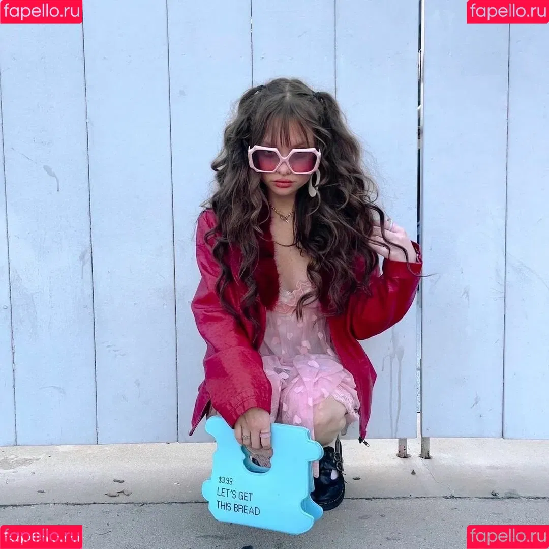Zoe Colletti Onlyfans Photo Gallery 