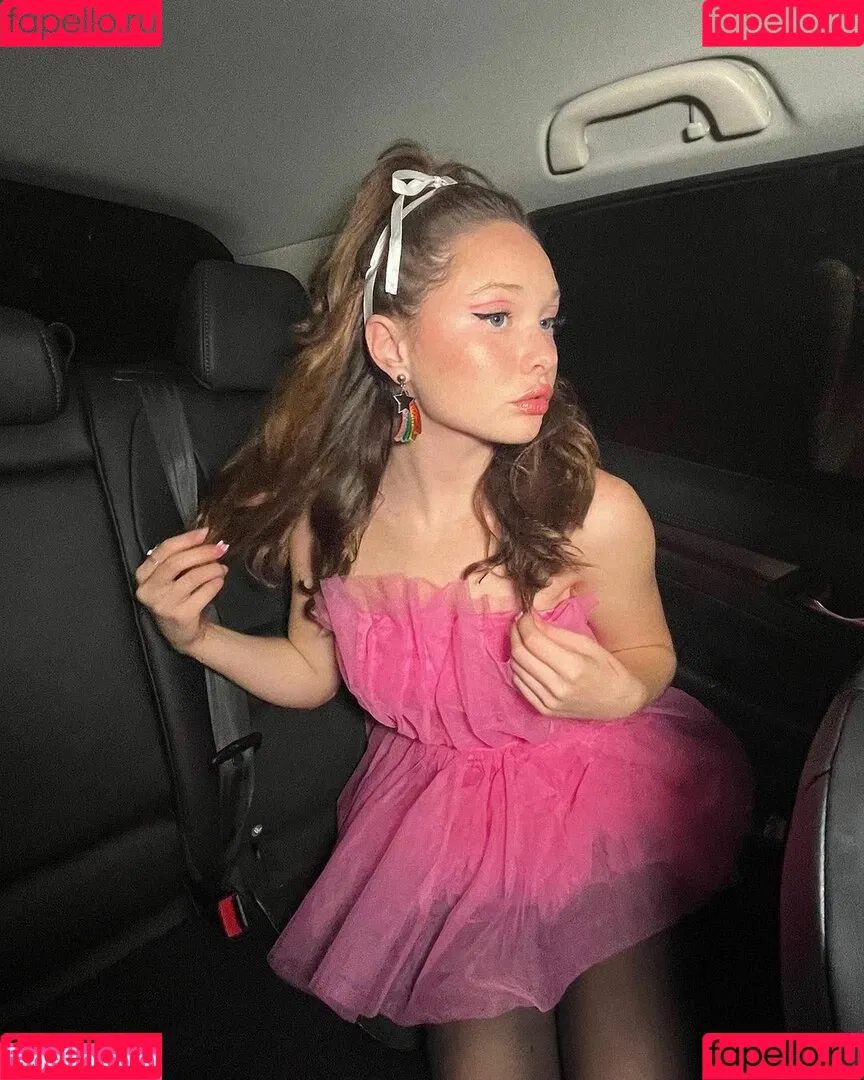 Zoe Colletti Onlyfans Photo Gallery 