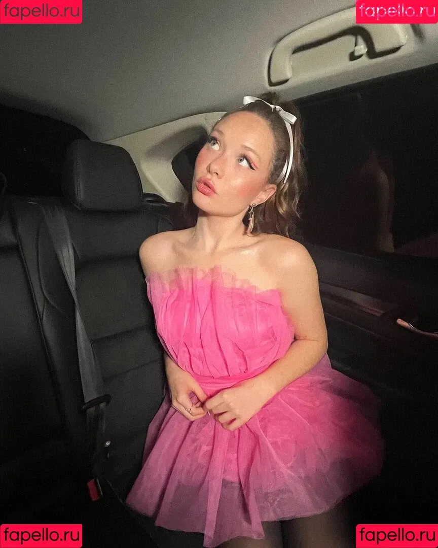 Zoe Colletti Onlyfans Photo Gallery 