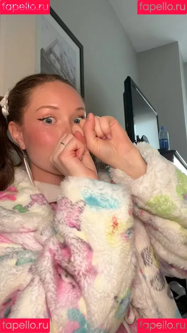 Zoe Colletti Onlyfans Photo Gallery 