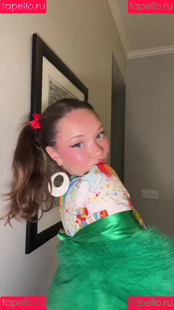 Zoe Colletti Onlyfans Photo Gallery 