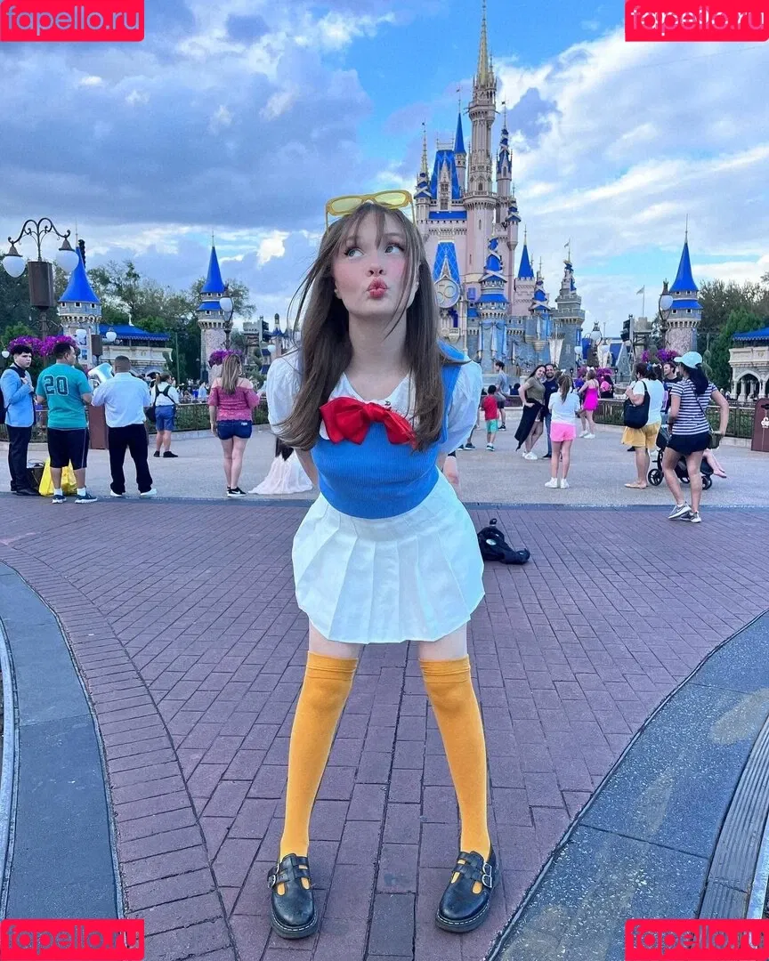 Zoe Colletti Onlyfans Photo Gallery 