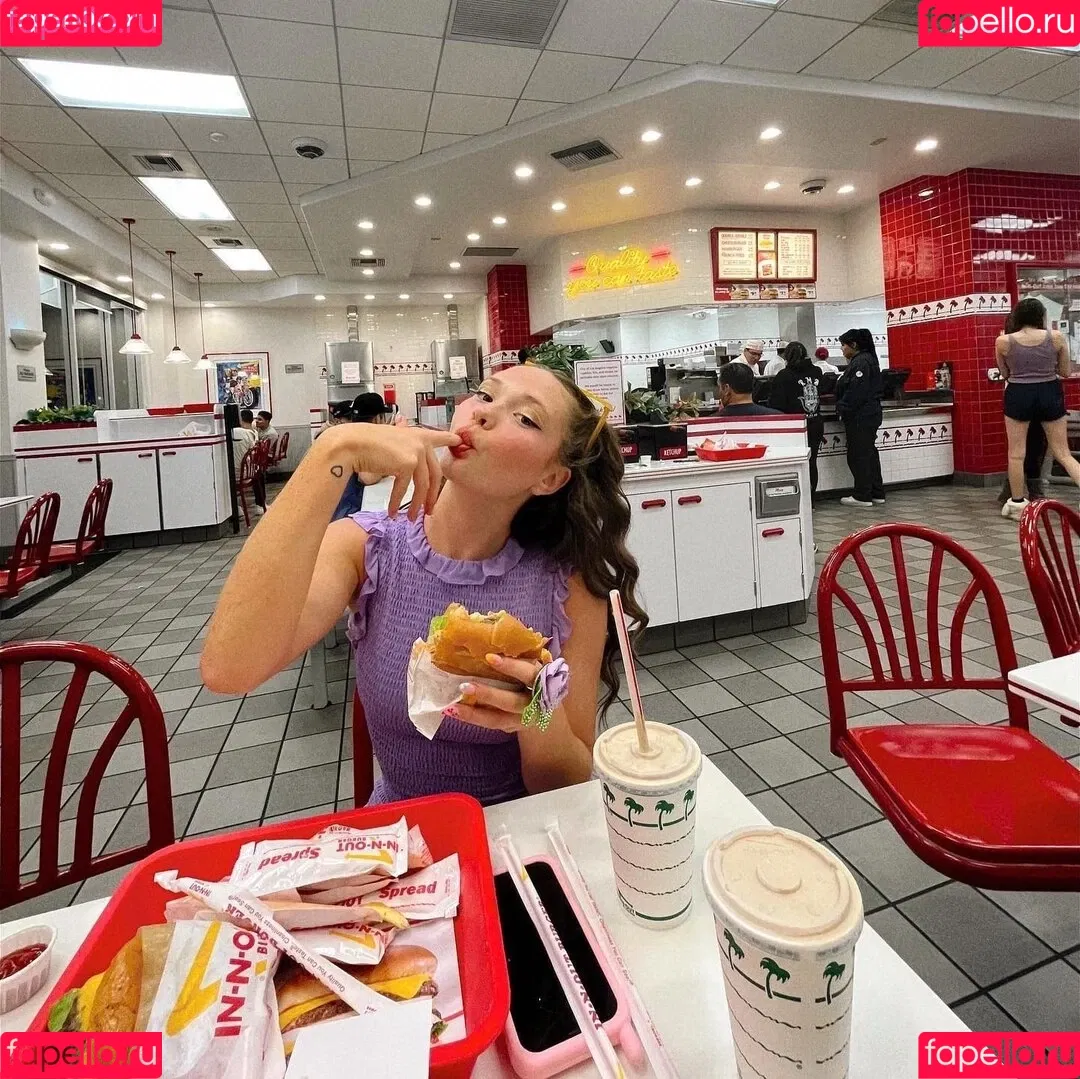 Zoe Colletti Onlyfans Photo Gallery 