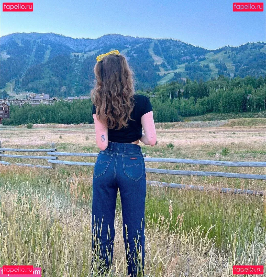 Zoe Colletti Onlyfans Photo Gallery 