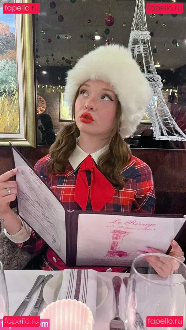 Zoe Colletti Onlyfans Photo Gallery 