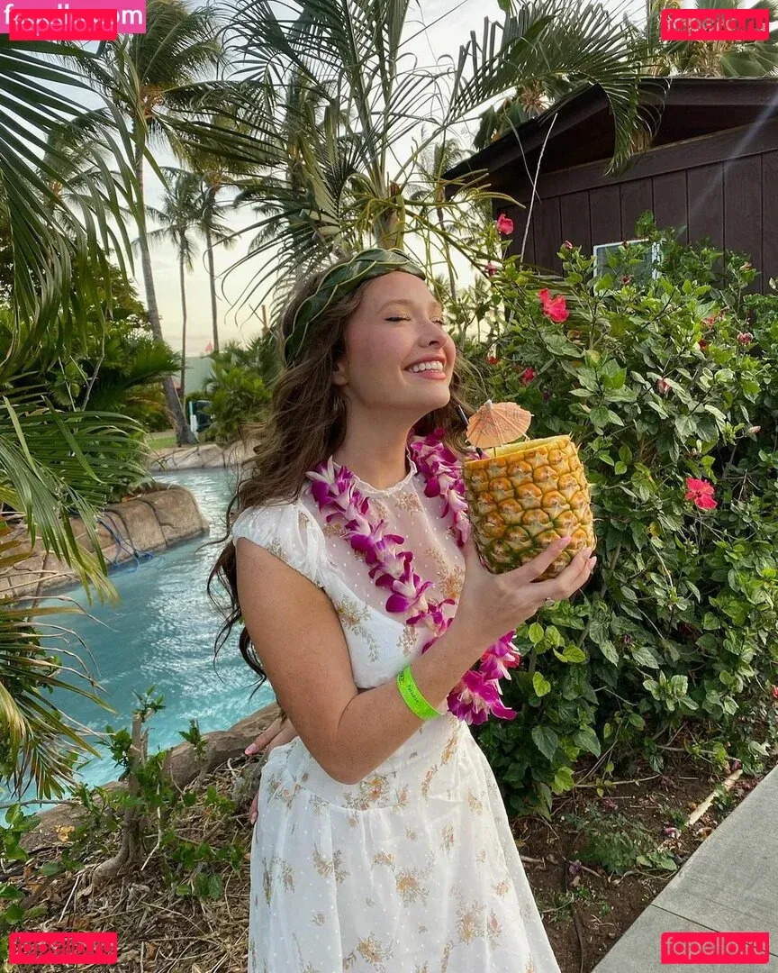 Zoe Colletti Onlyfans Photo Gallery 