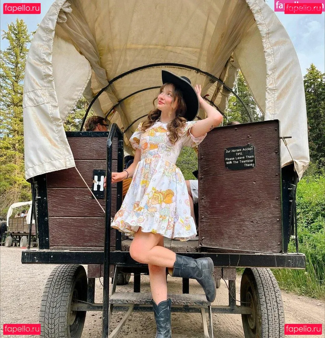 Zoe Colletti Onlyfans Photo Gallery 