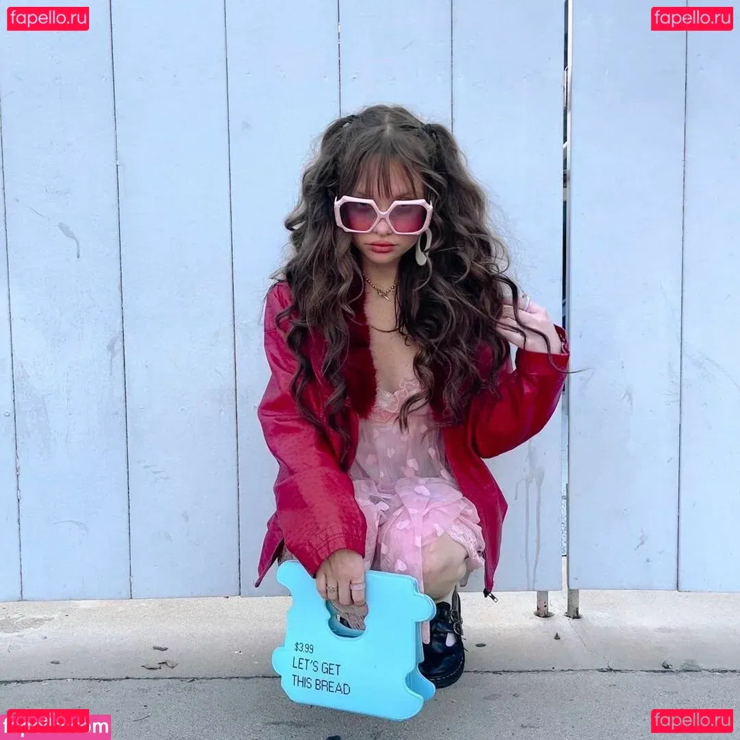 Zoe Colletti Onlyfans Photo Gallery 