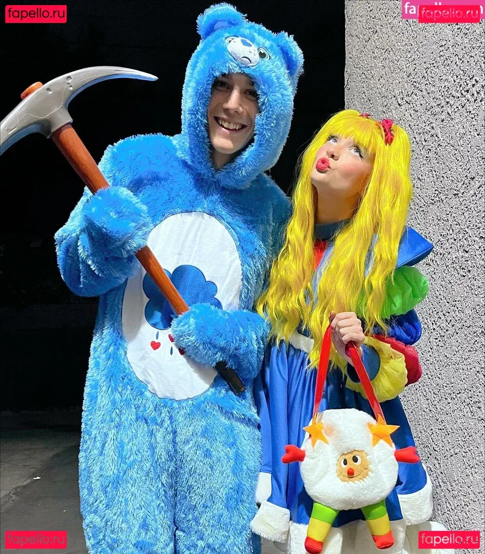 Zoe Colletti Onlyfans Photo Gallery 