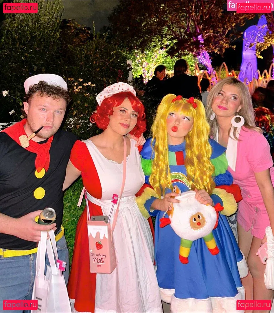 Zoe Colletti Onlyfans Photo Gallery 