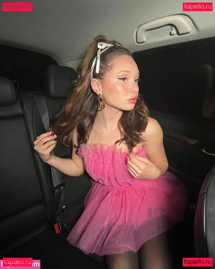 Zoe Colletti Onlyfans Photo Gallery 