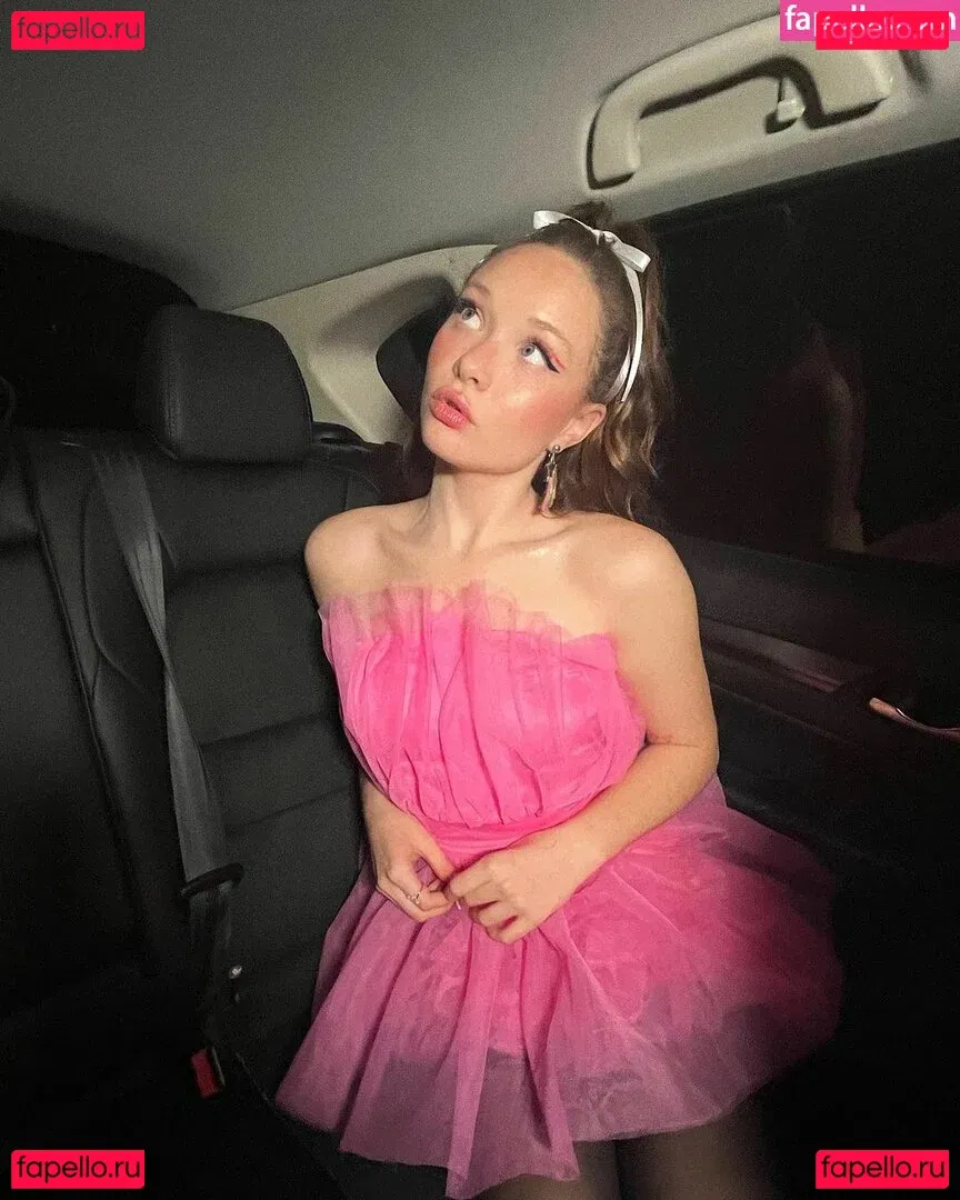 Zoe Colletti Onlyfans Photo Gallery 