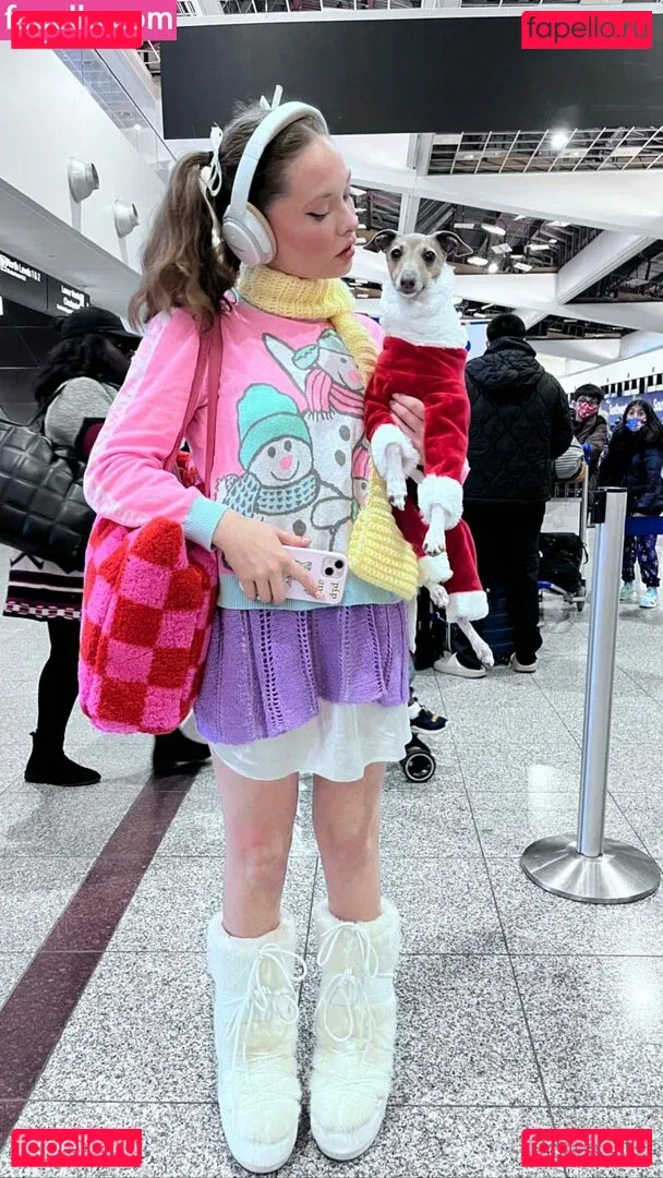 Zoe Colletti Onlyfans Photo Gallery 