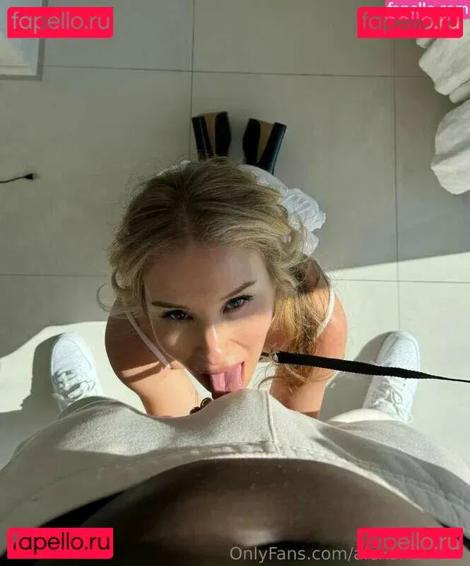 Alexandraqos Onlyfans Photo Gallery 