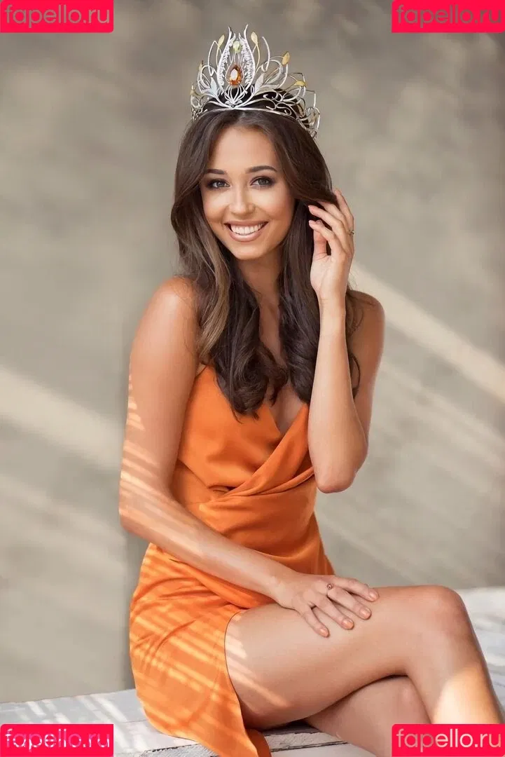 Izabella Krzan Onlyfans Photo Gallery 