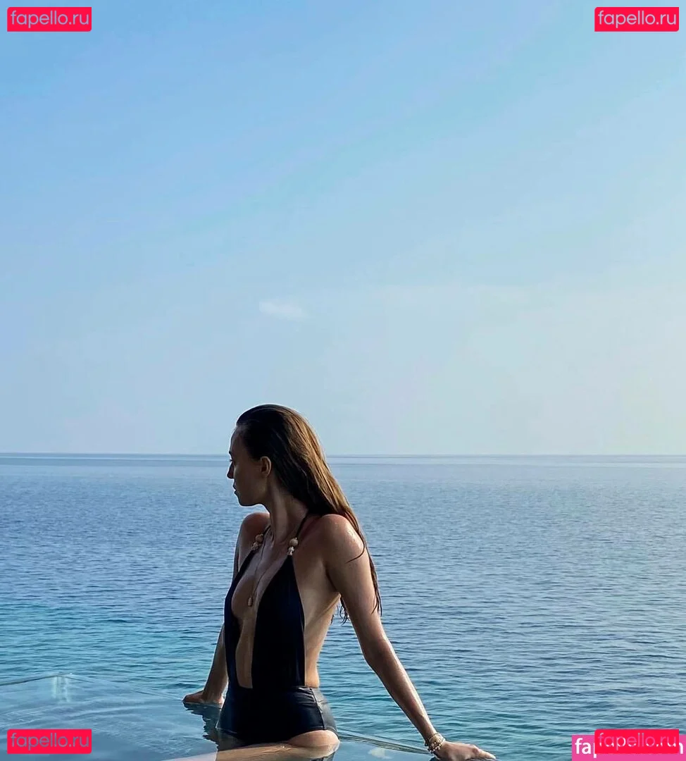 Izabella Krzan Onlyfans Photo Gallery 