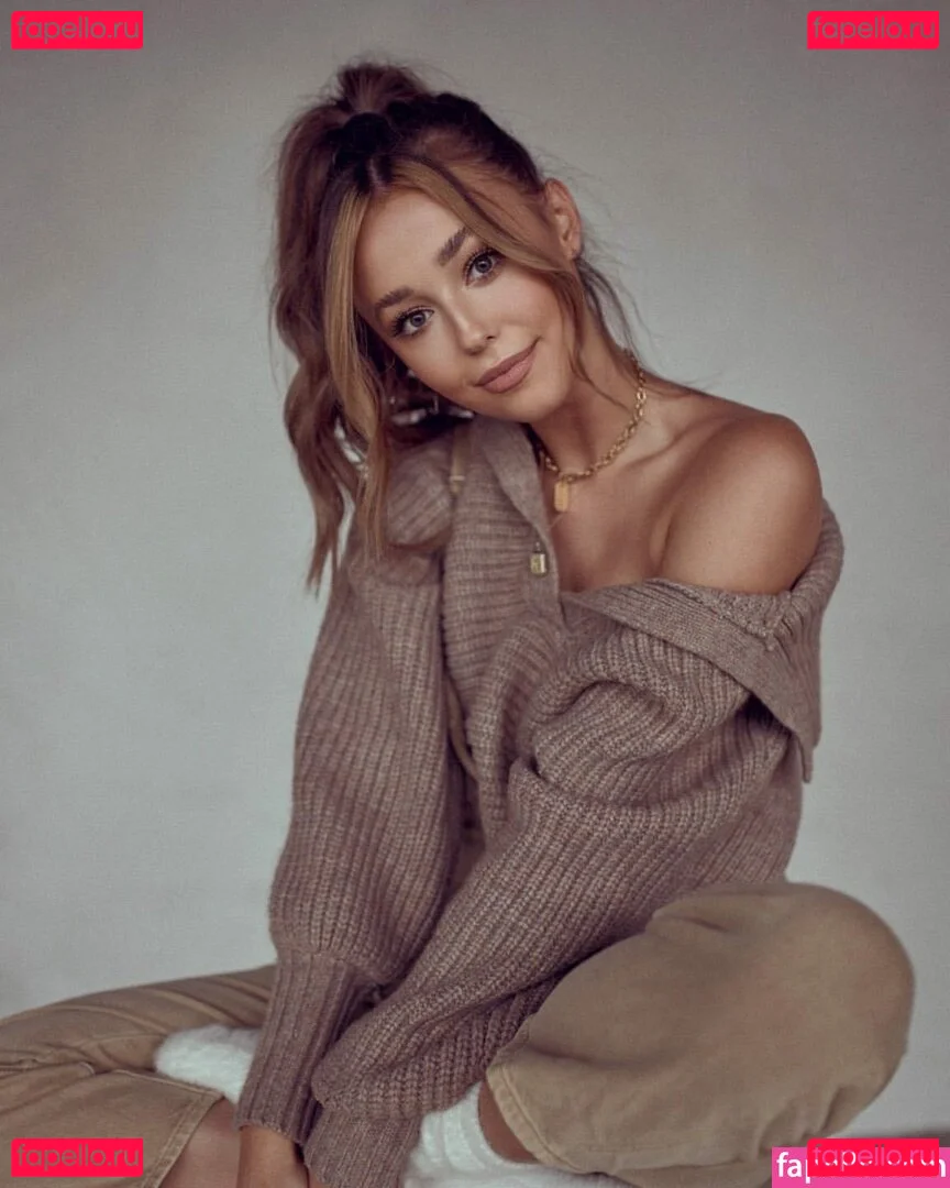 Izabella Krzan Onlyfans Photo Gallery 