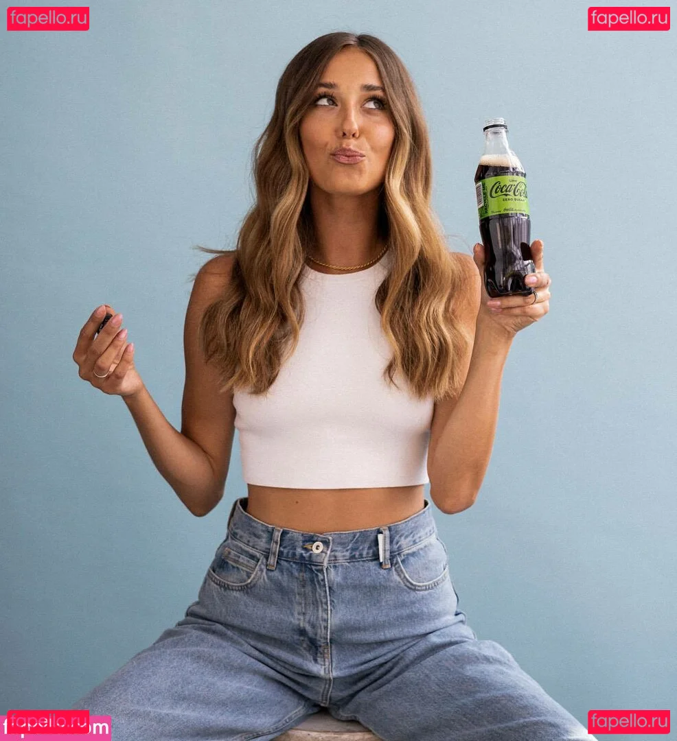 Izabella Krzan Onlyfans Photo Gallery 