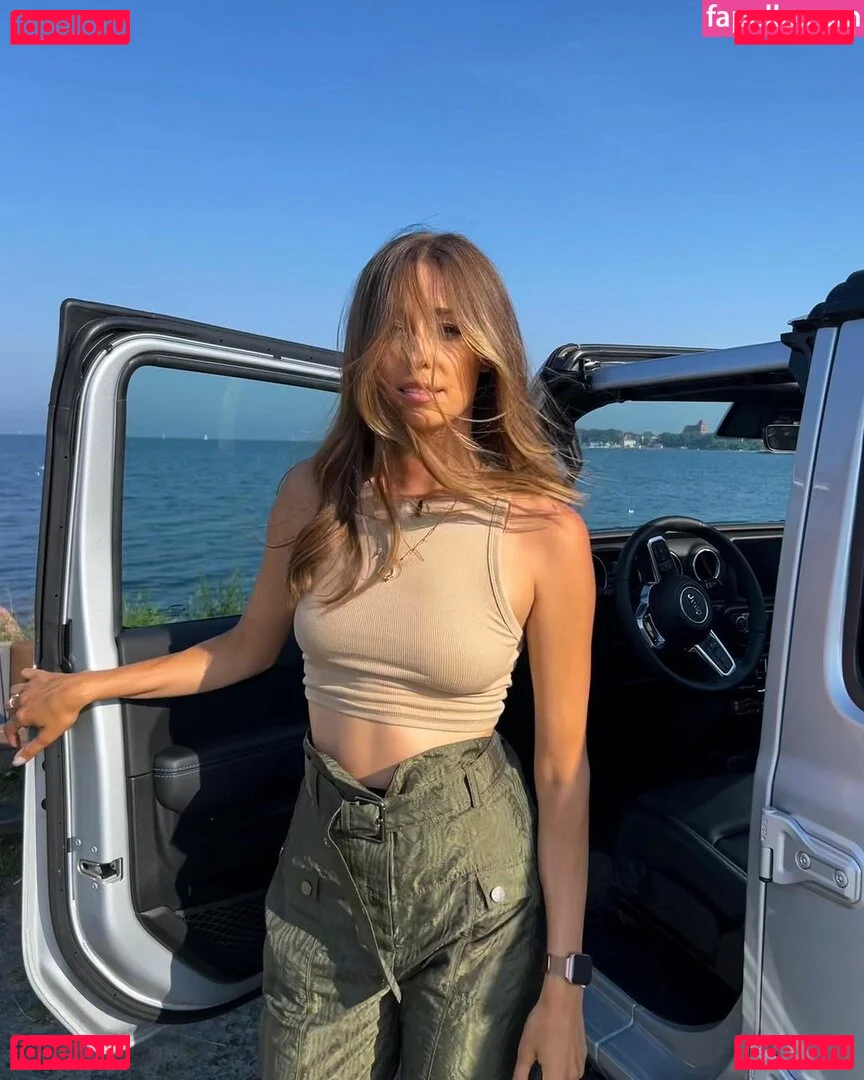 Izabella Krzan Onlyfans Photo Gallery 