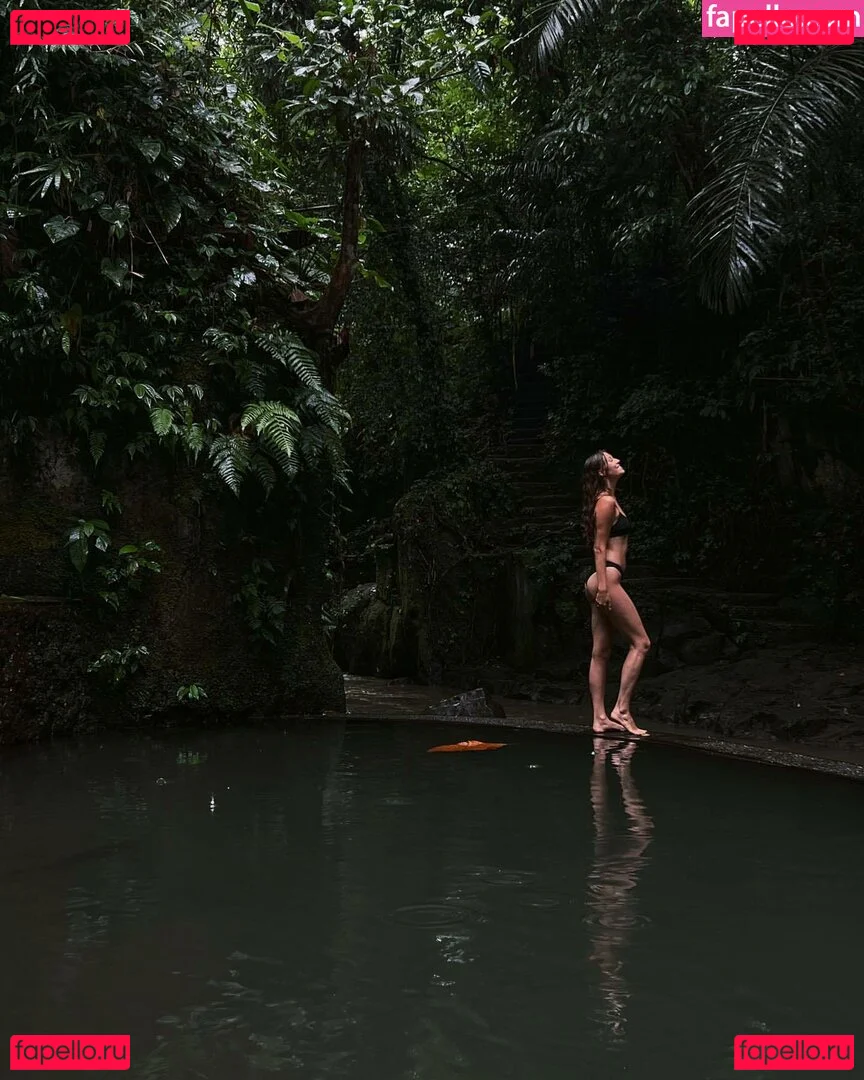 Izabella Krzan Onlyfans Photo Gallery 