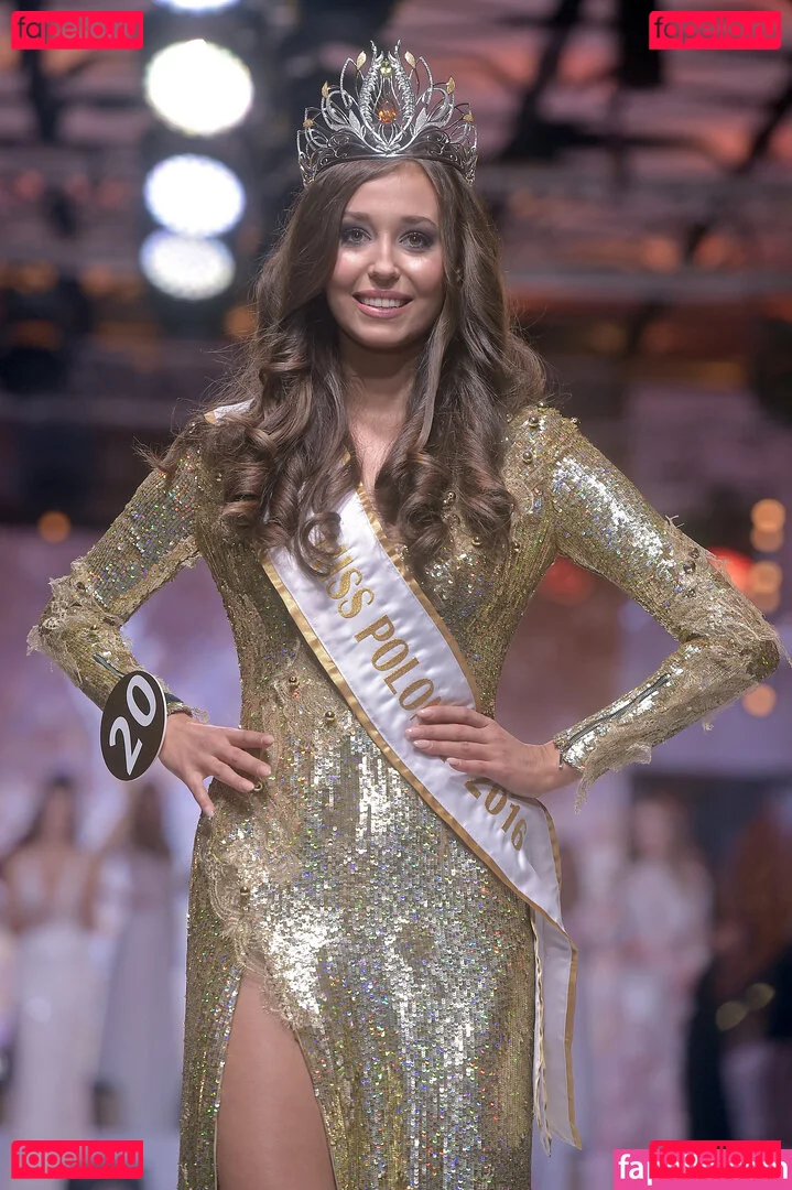 Izabella Krzan Onlyfans Photo Gallery 