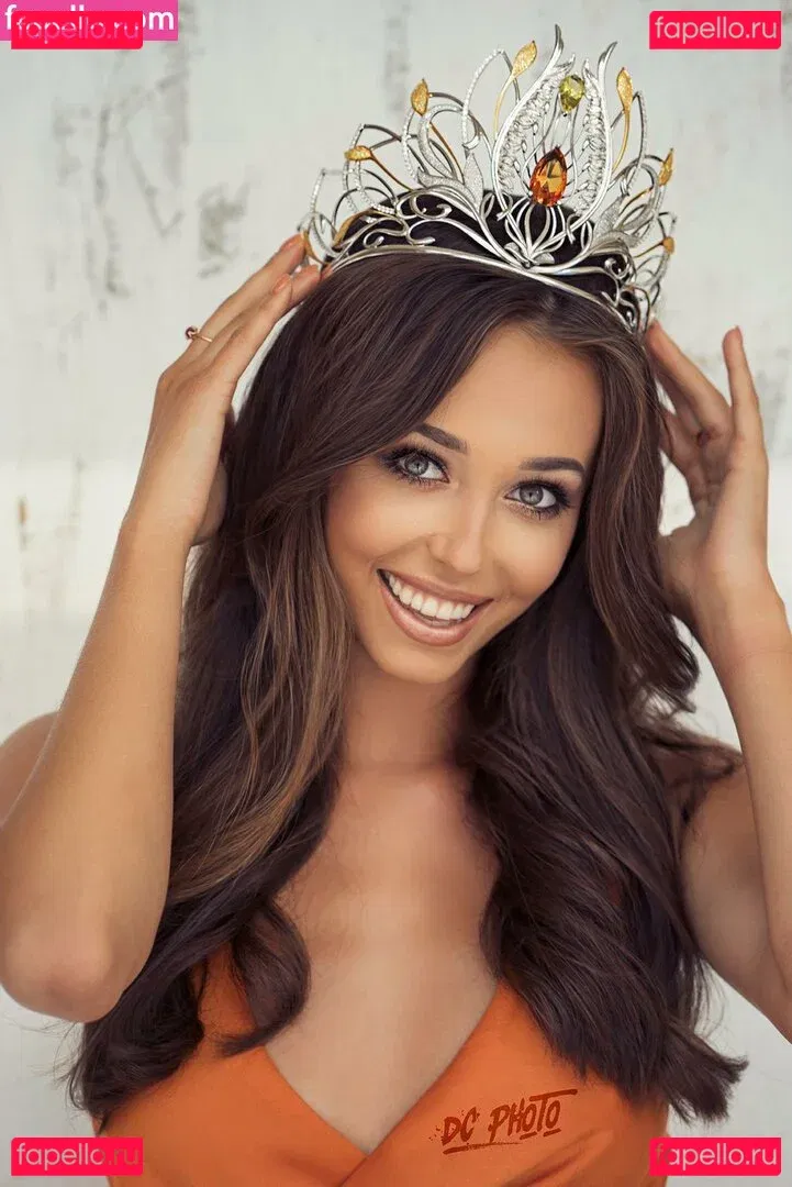 Izabella Krzan Onlyfans Photo Gallery 