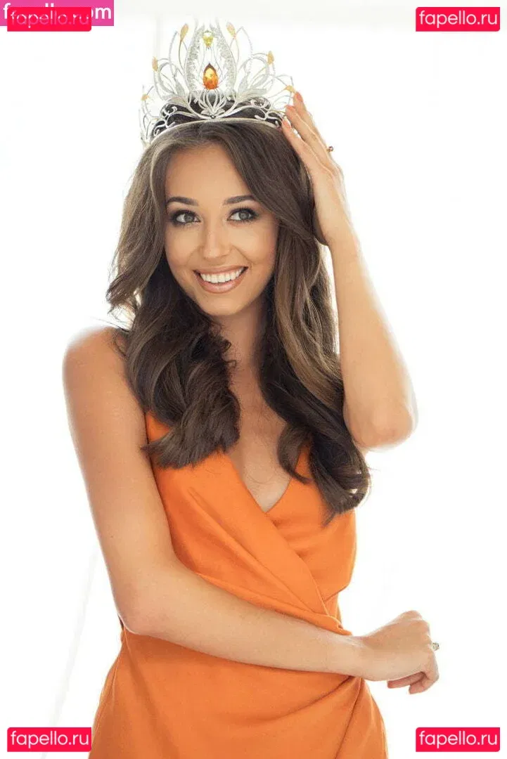 Izabella Krzan Onlyfans Photo Gallery 