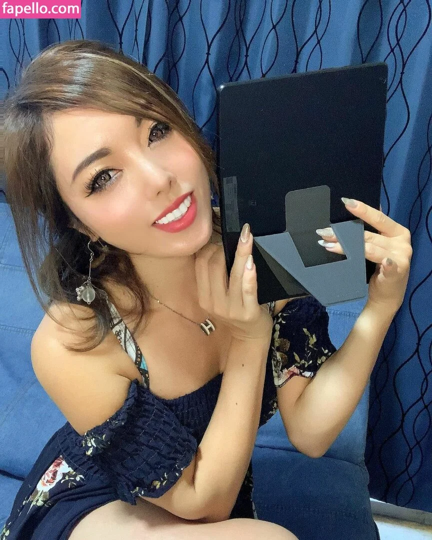 MakiRon Onlyfans Photo Gallery 