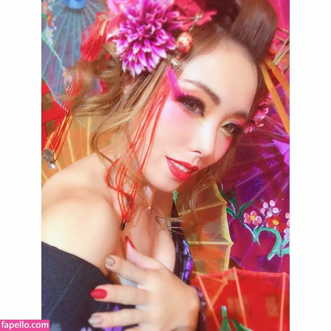 MakiRon Onlyfans Photo Gallery 