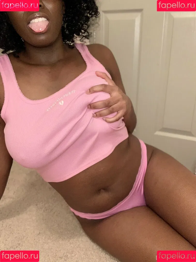 nikkynyxx Onlyfans Photo Gallery 