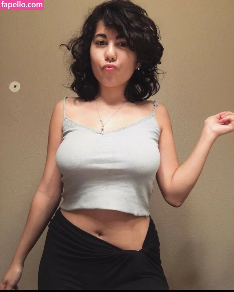 Angel Isais Onlyfans Photo Gallery 