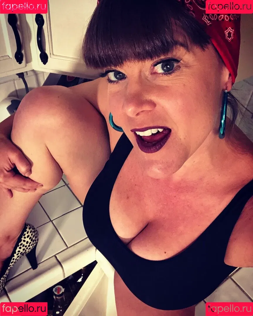 Rebecca Love Onlyfans Photo Gallery 