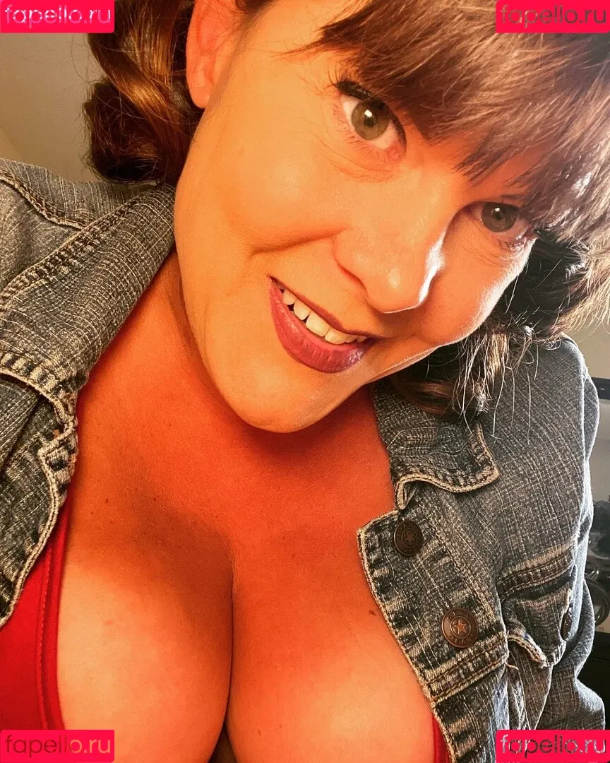 Rebecca Love Onlyfans Photo Gallery 