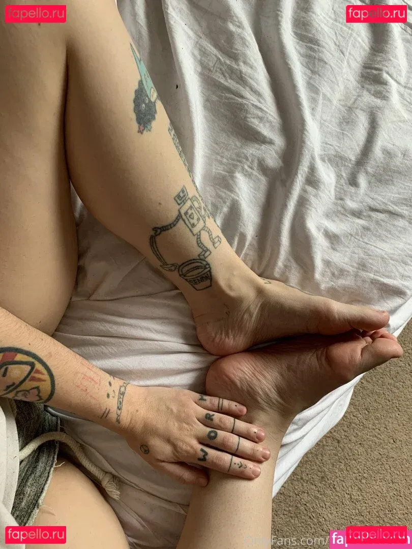 FapcakeSenpai Onlyfans Photo Gallery 