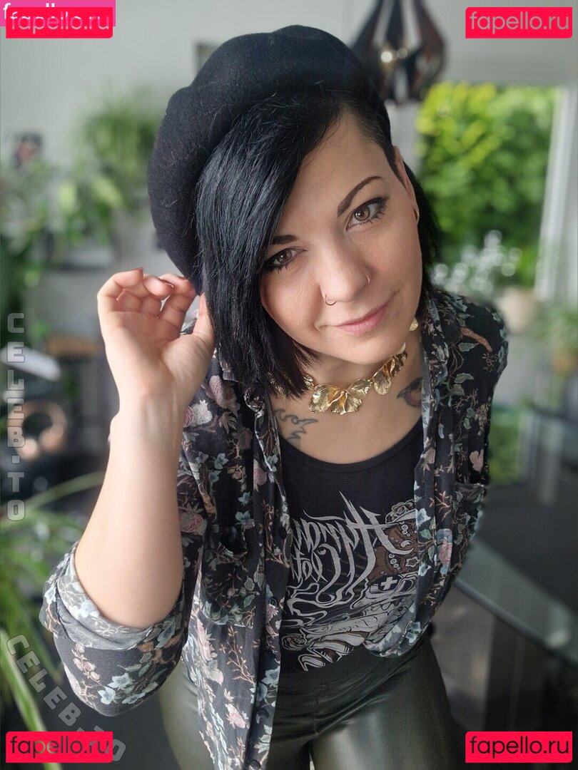 Sweetdevilhelen Nude Onlyfans Photo 10