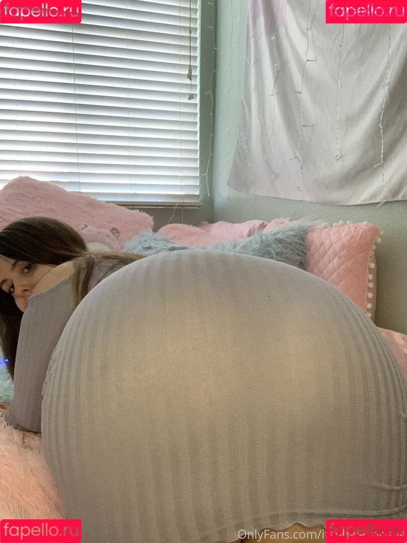 strawbrrymilk Onlyfans Photo Gallery 