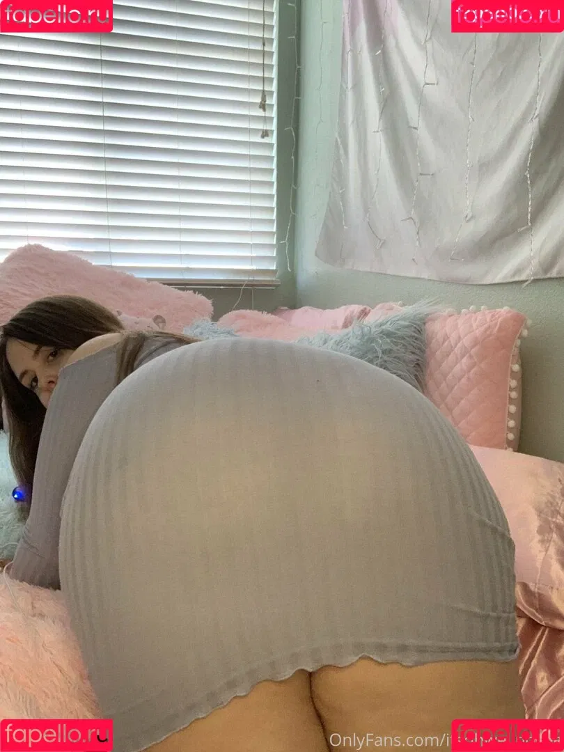 strawbrrymilk Onlyfans Photo Gallery 