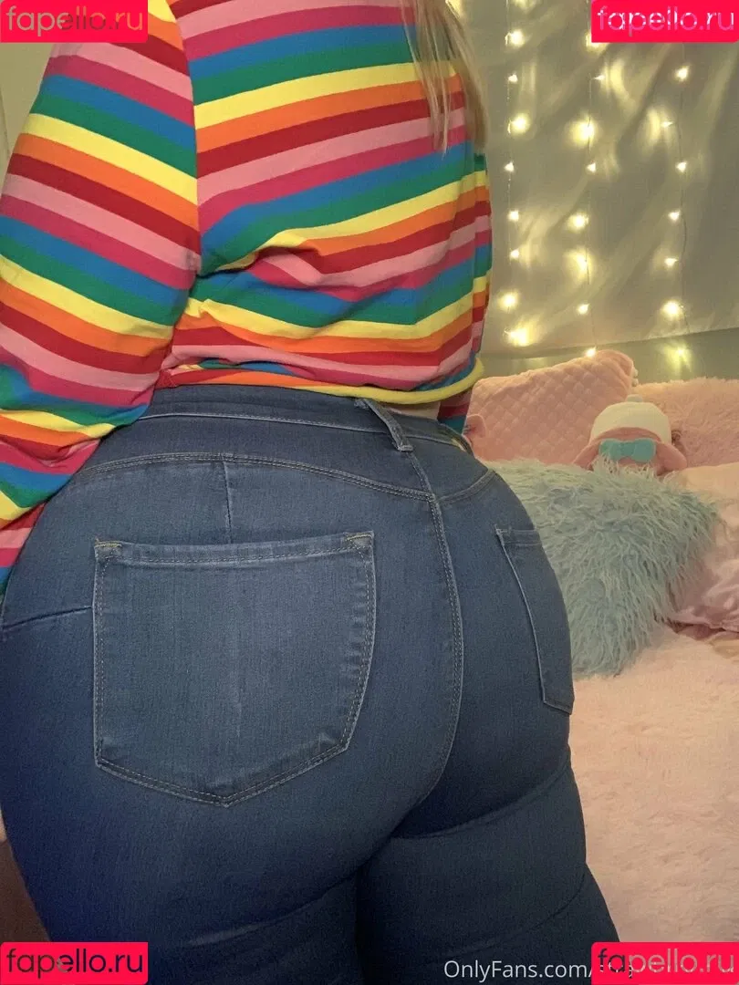 strawbrrymilk Onlyfans Photo Gallery 