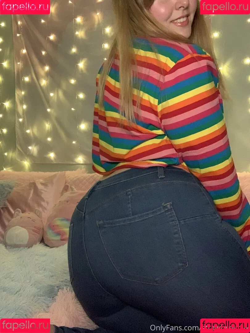 strawbrrymilk Onlyfans Photo Gallery 