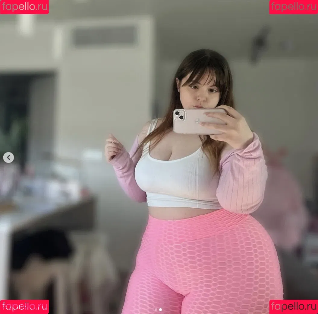 strawbrrymilk Onlyfans Photo Gallery 