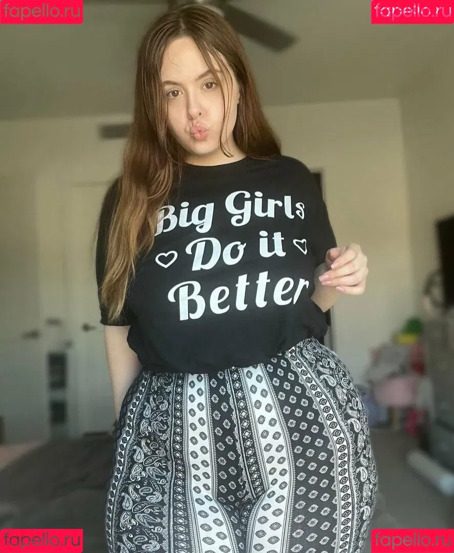 strawbrrymilk Onlyfans Photo Gallery 