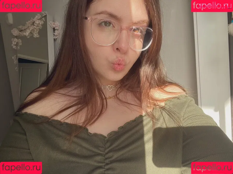 strawbrrymilk Onlyfans Photo Gallery 