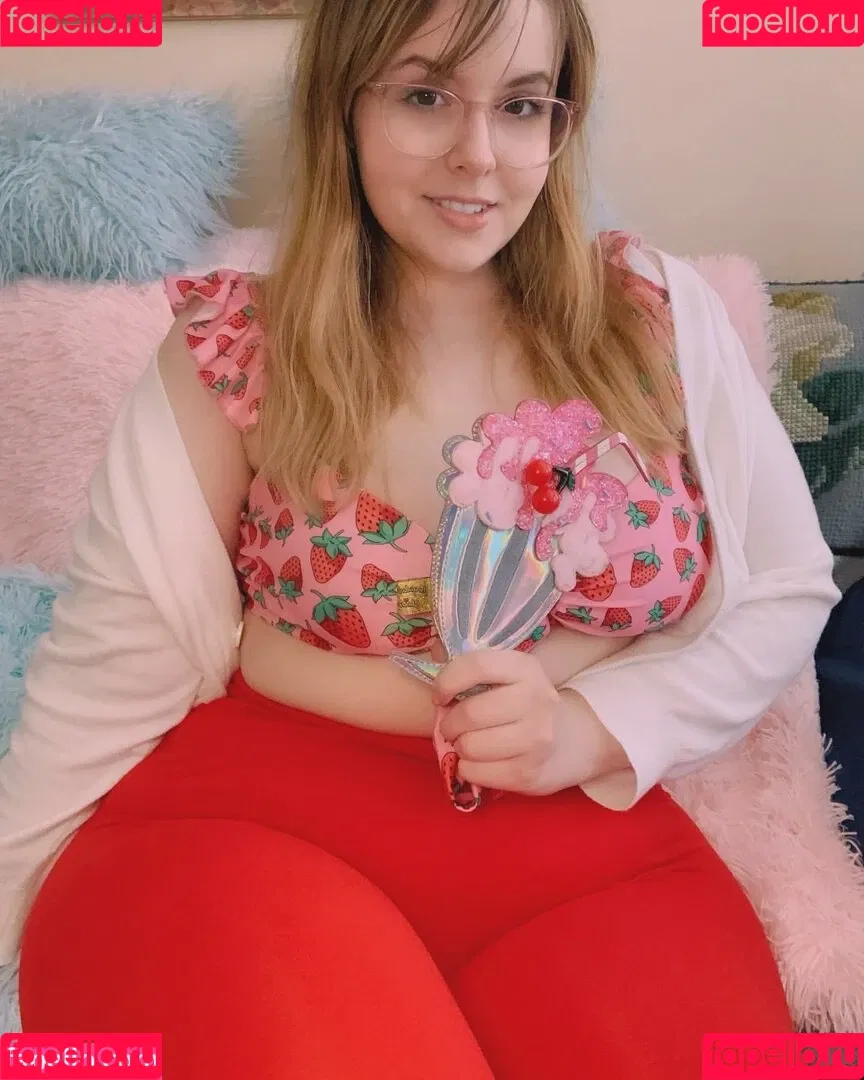 strawbrrymilk Onlyfans Photo Gallery 