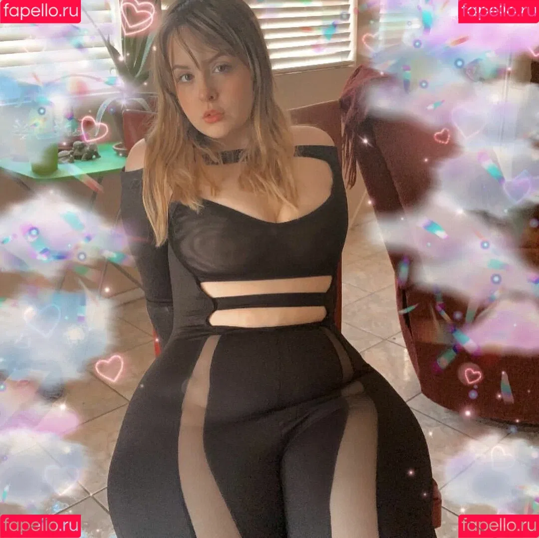 strawbrrymilk Onlyfans Photo Gallery 