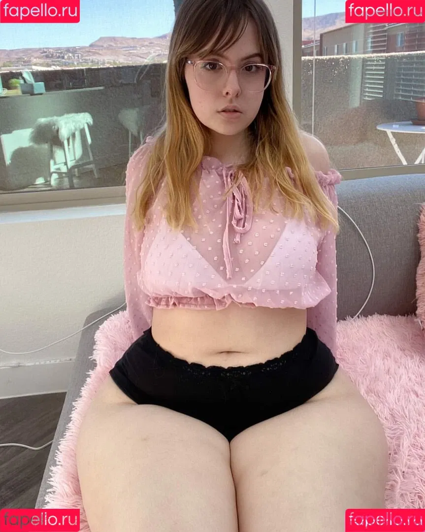 strawbrrymilk Onlyfans Photo Gallery 