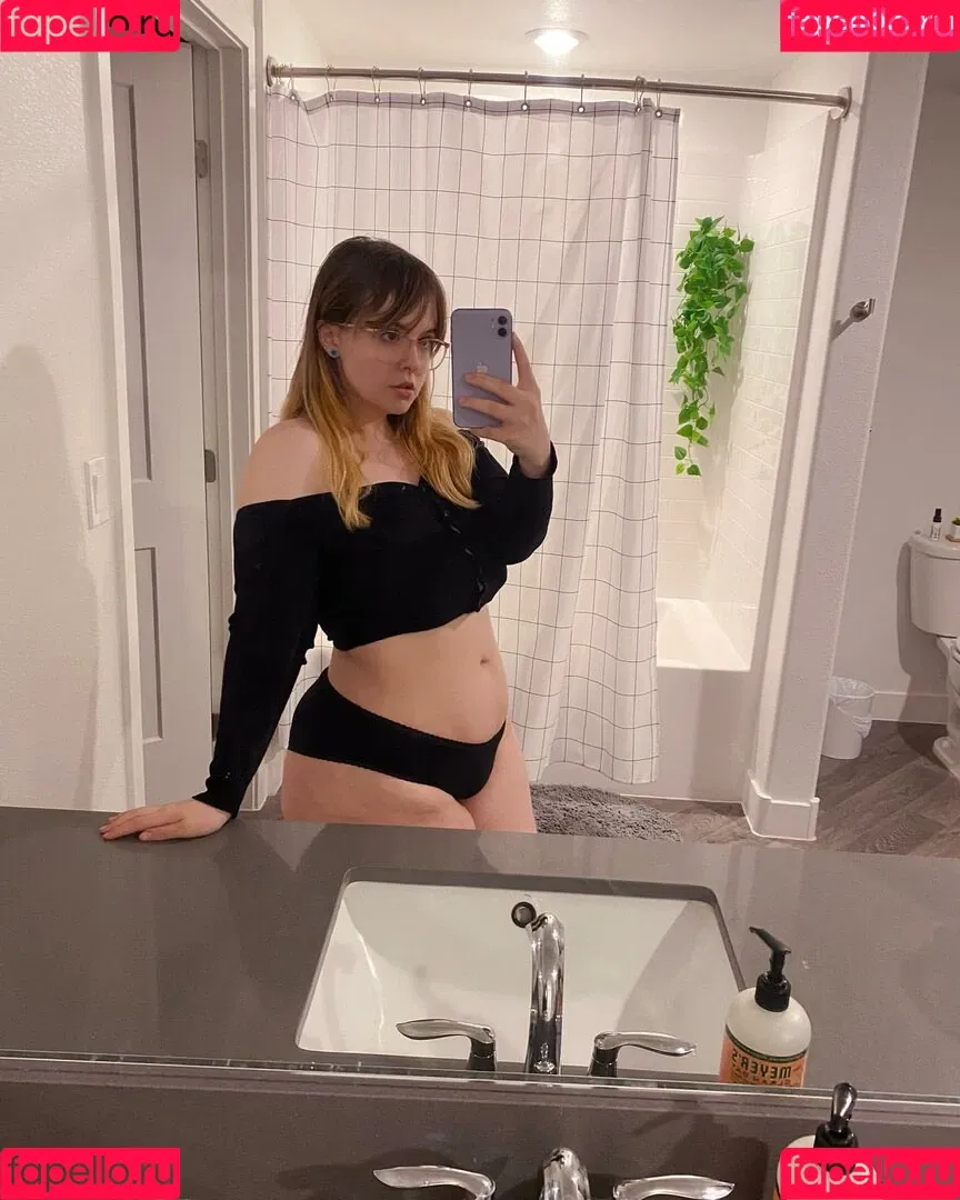 strawbrrymilk Onlyfans Photo Gallery 