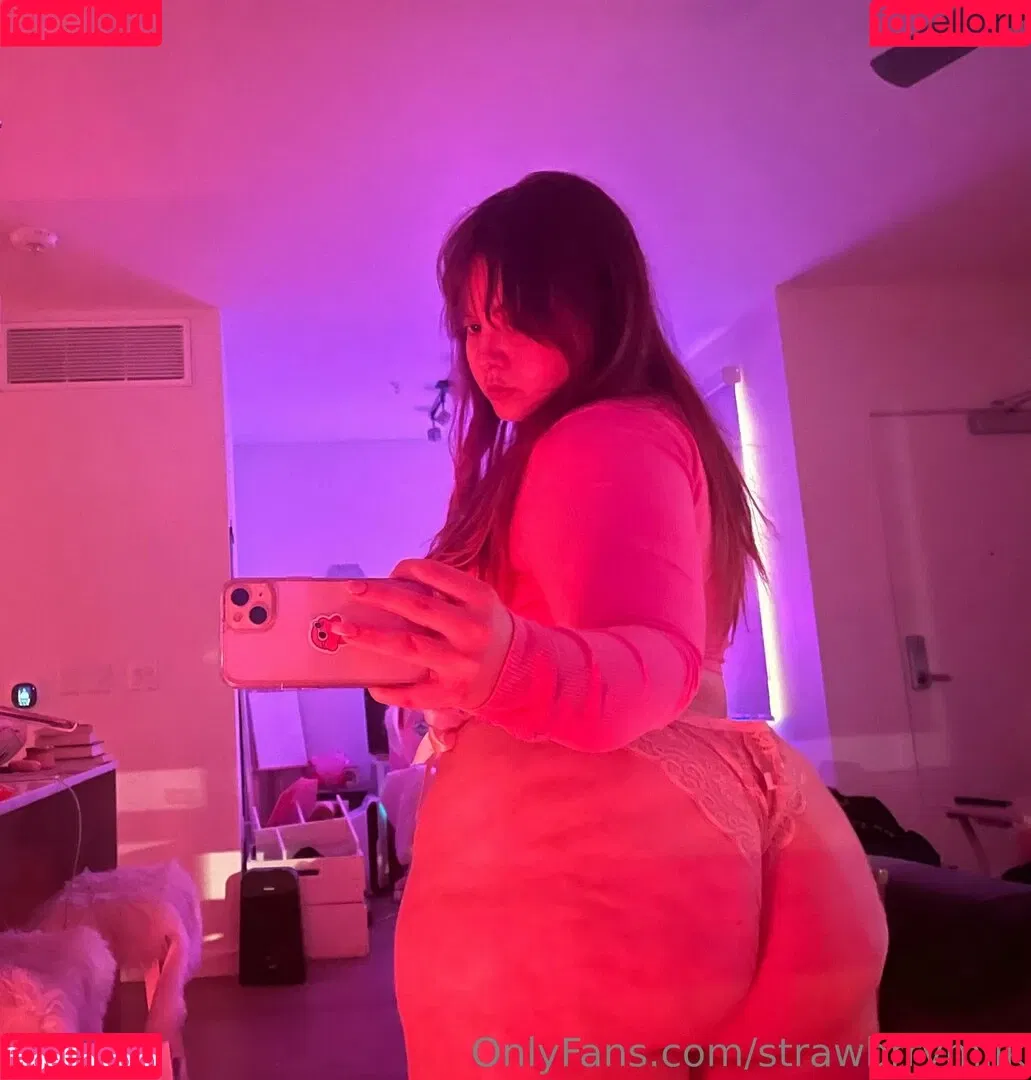strawbrrymilk Onlyfans Photo Gallery 