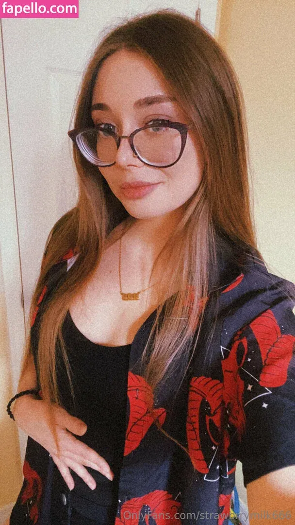 strawbrrymilk Onlyfans Photo Gallery 