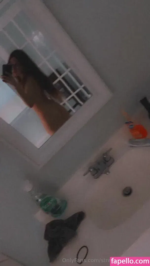 strawbrrymilk Onlyfans Photo Gallery 