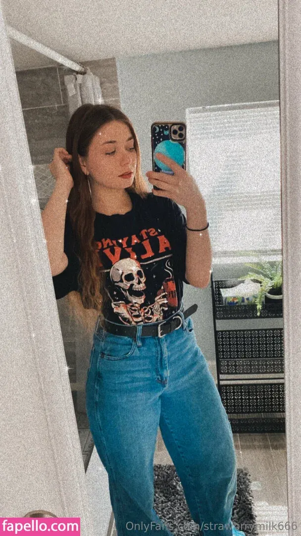 strawbrrymilk Onlyfans Photo Gallery 